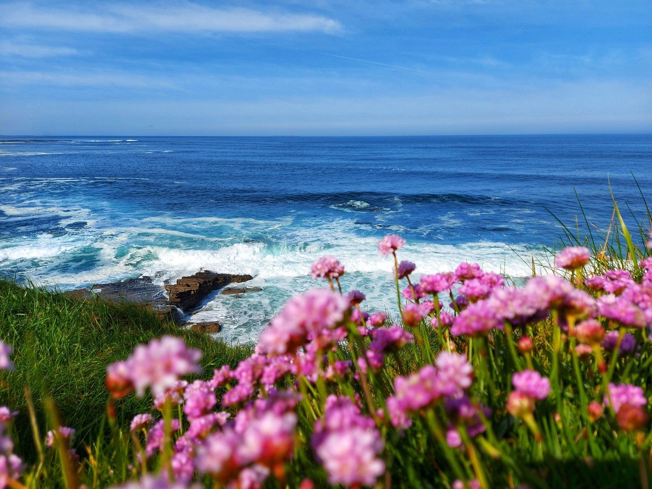 会社員は本当に安定なのか？独立するか迷ったときに考えたい働き方の判断軸